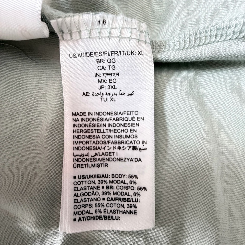 Amazon Women's Light Green Robe - Picture 11 of 14